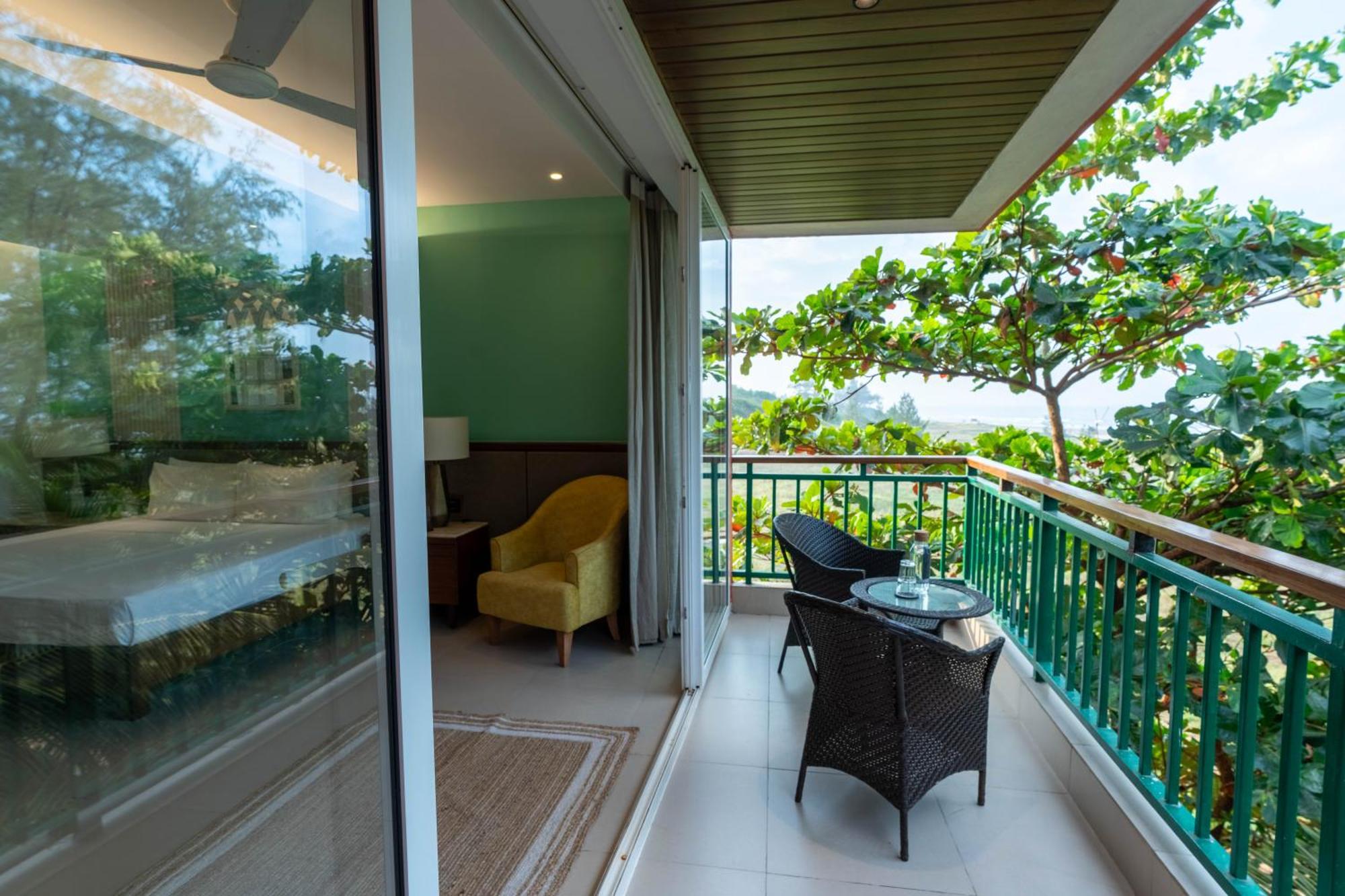 Mandrem Beach Resort, A Member Of Radisson Individuals Retreat Exterior foto