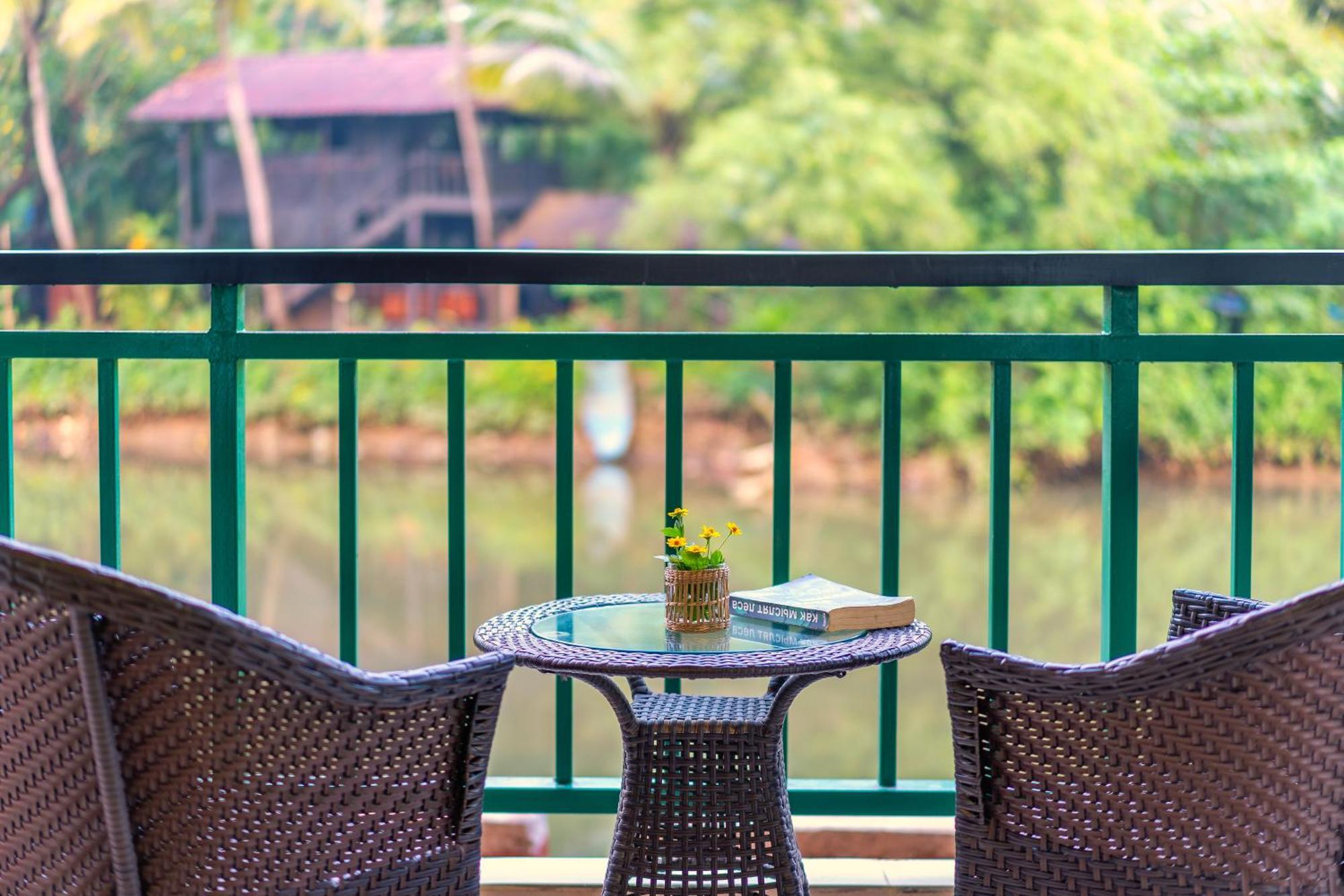 Mandrem Beach Resort, A Member Of Radisson Individuals Retreat Exterior foto